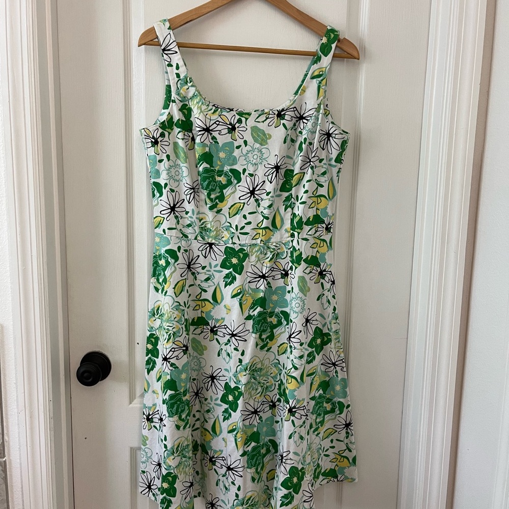 Green and White Sleeveless Sundress with Scoop Neck